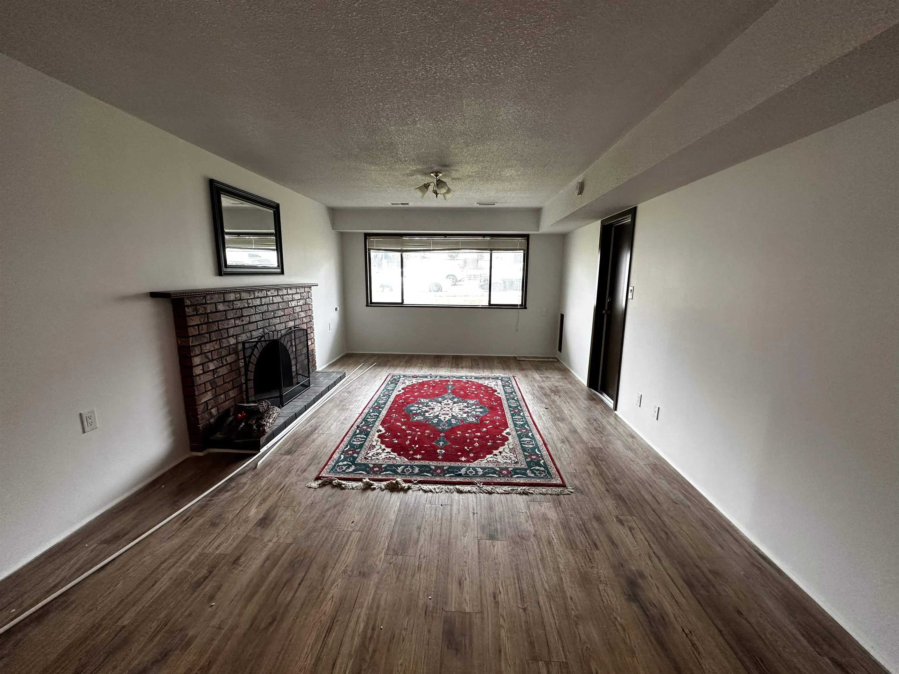 B 448 E 55th Avenue
