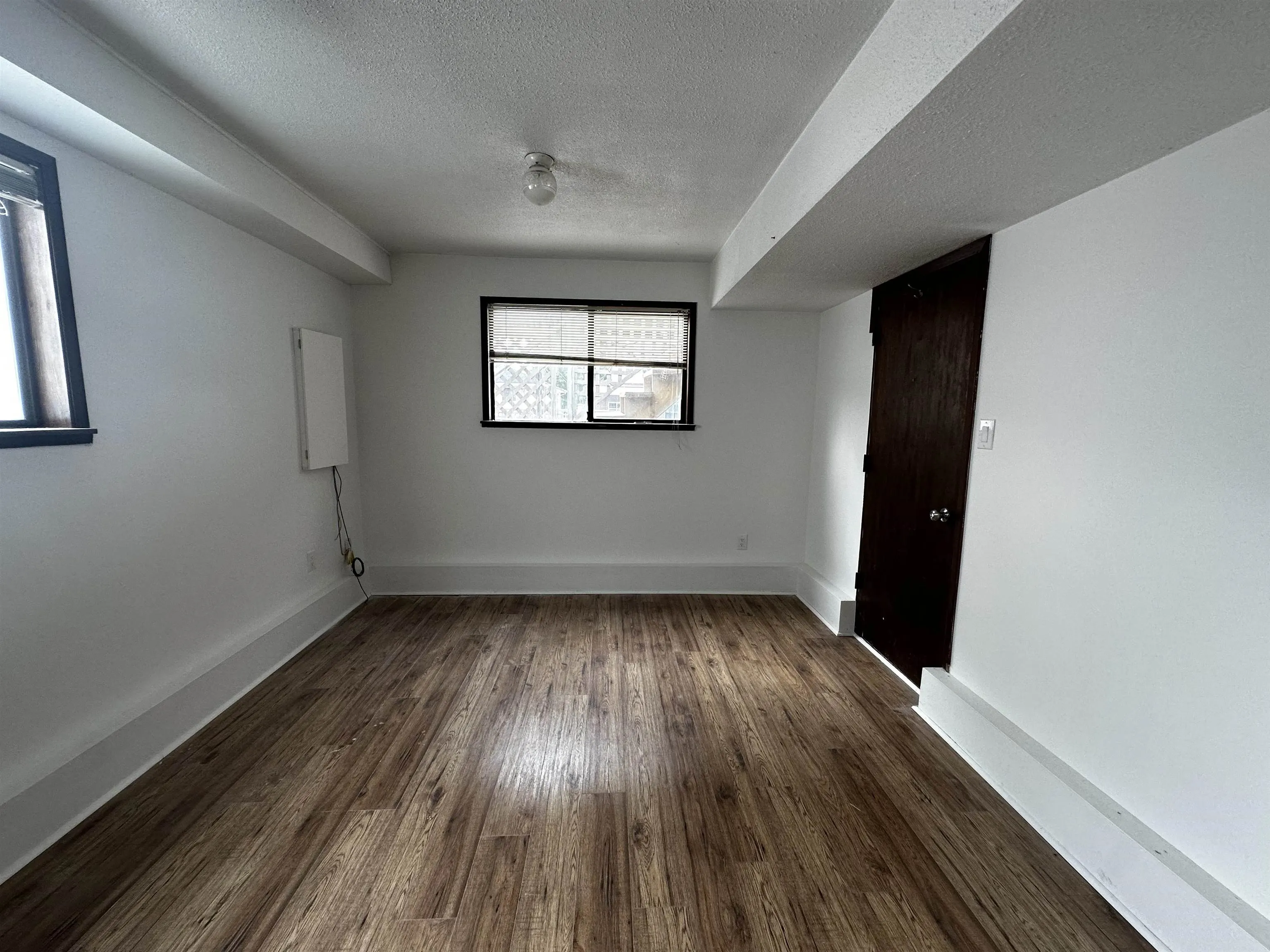 B 448 E 55th Avenue