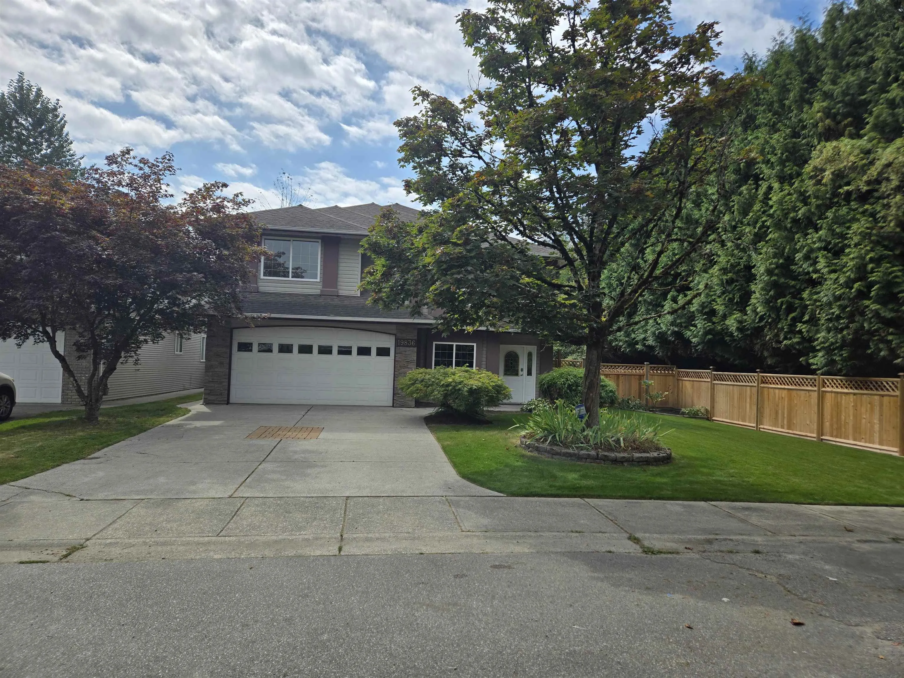 Upper 19836 Fairfield Avenue