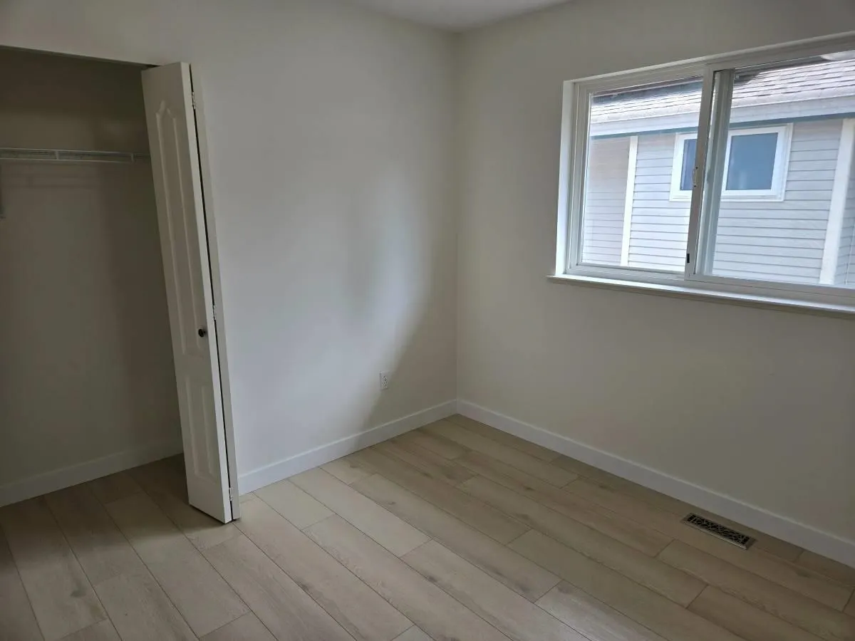 Upper 19836 Fairfield Avenue