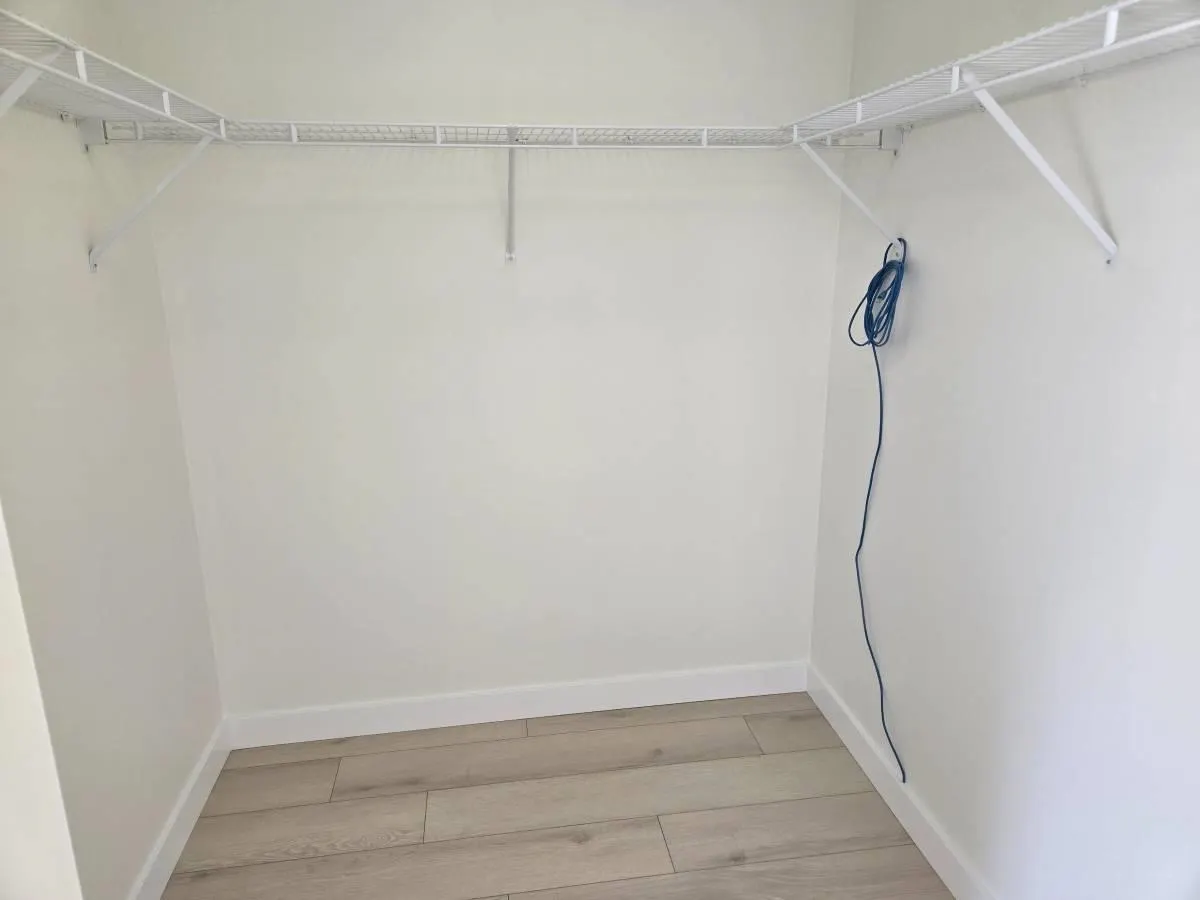 Upper 19836 Fairfield Avenue