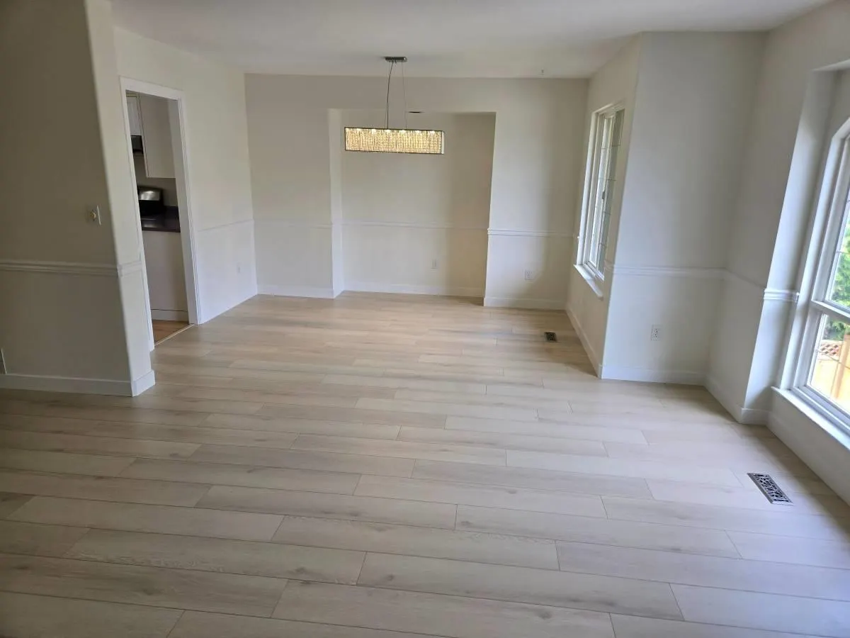 Upper 19836 Fairfield Avenue