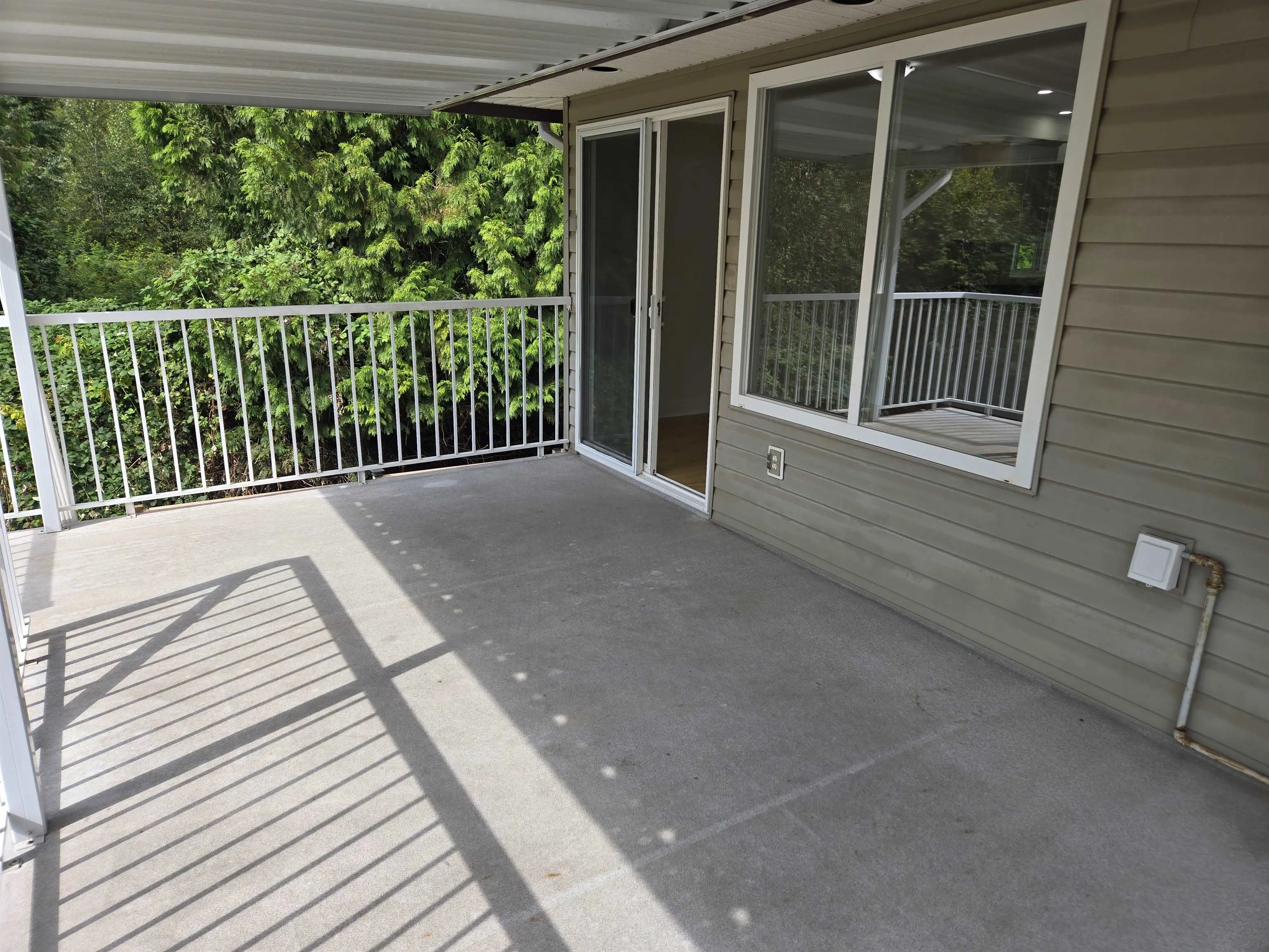 Upper 19836 Fairfield Avenue