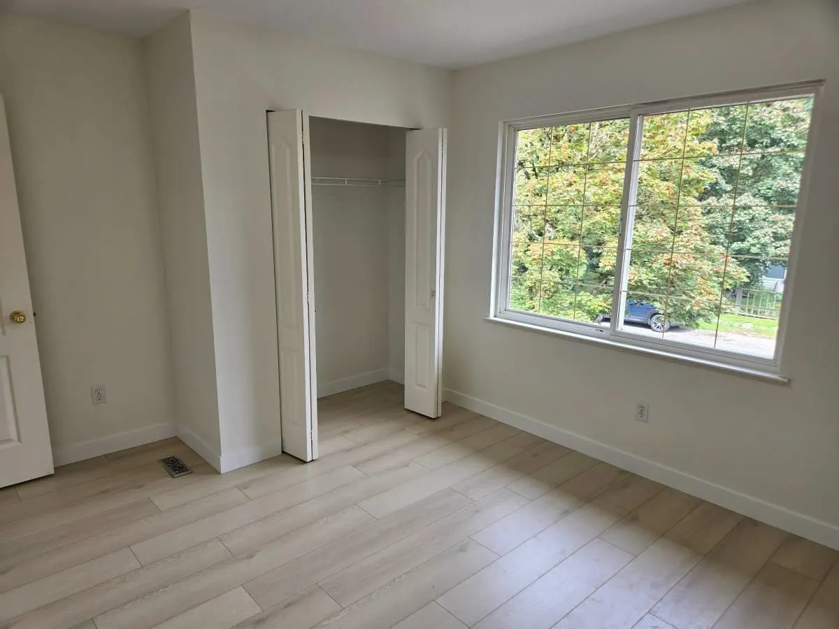 Upper 19836 Fairfield Avenue