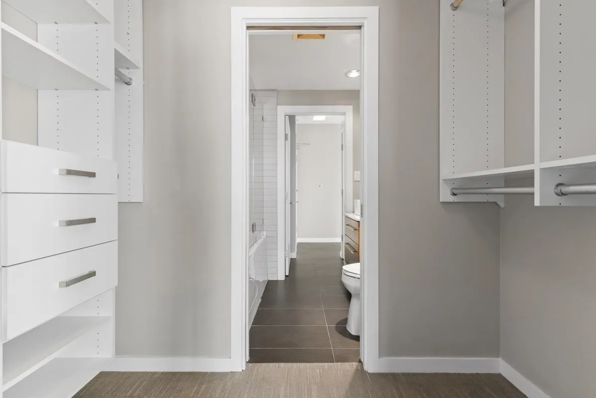 2501 989 Beatty Street