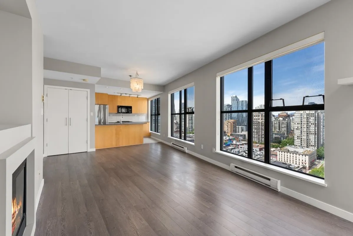 2501 989 Beatty Street