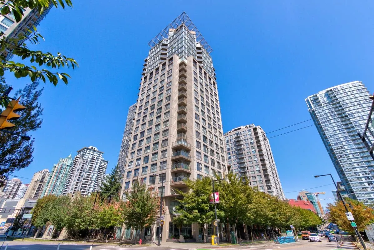 2501 989 Beatty Street