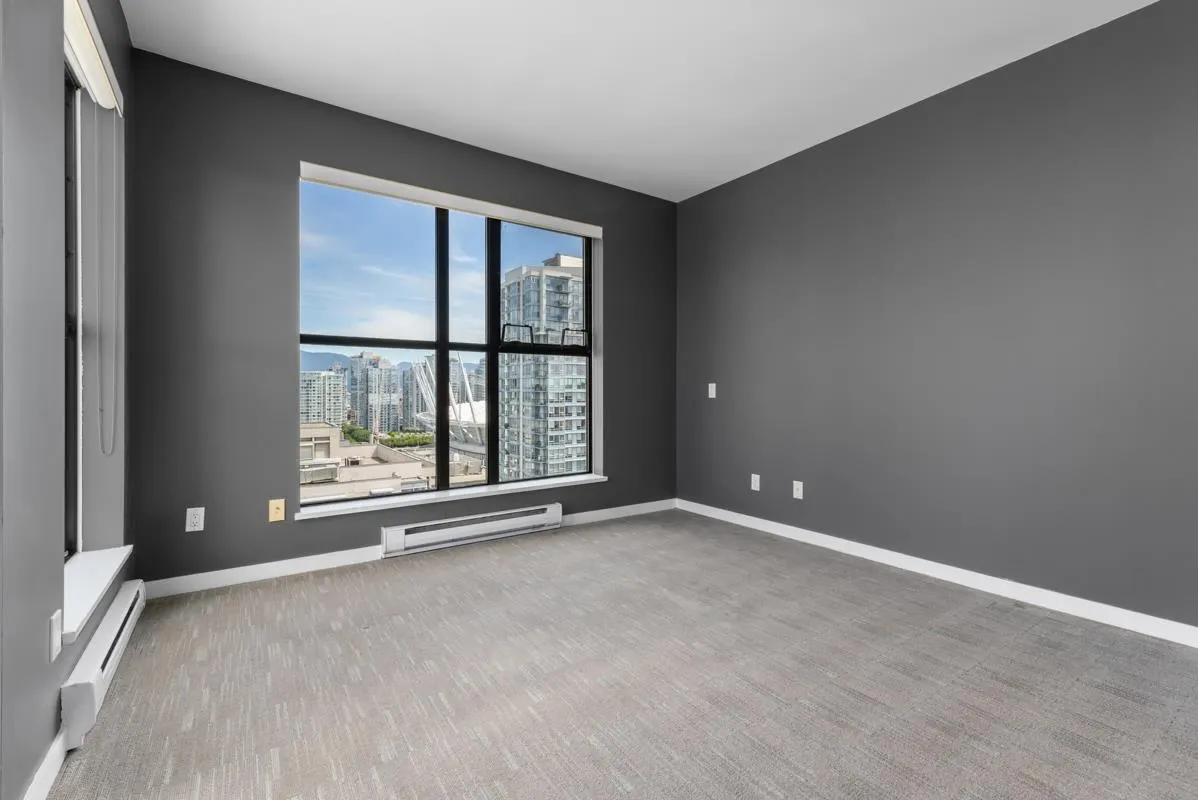 2501 989 Beatty Street