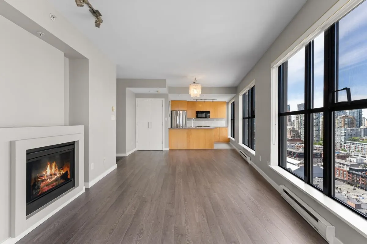 2501 989 Beatty Street