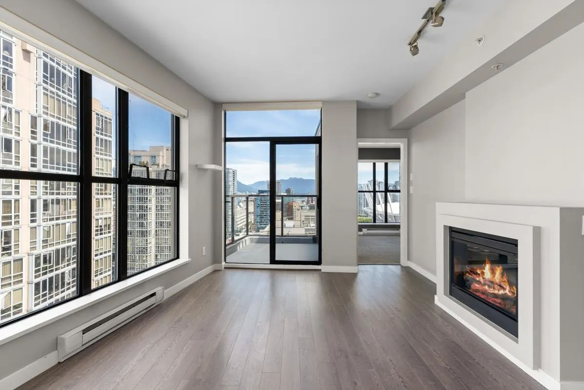 2501 989 Beatty Street