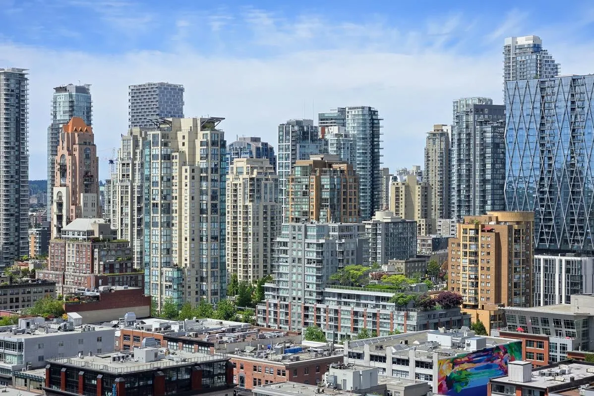 2501 989 Beatty Street