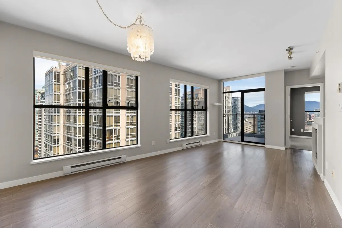 2501 989 Beatty Street