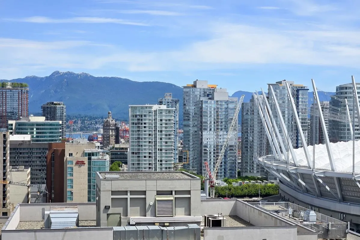 2501 989 Beatty Street