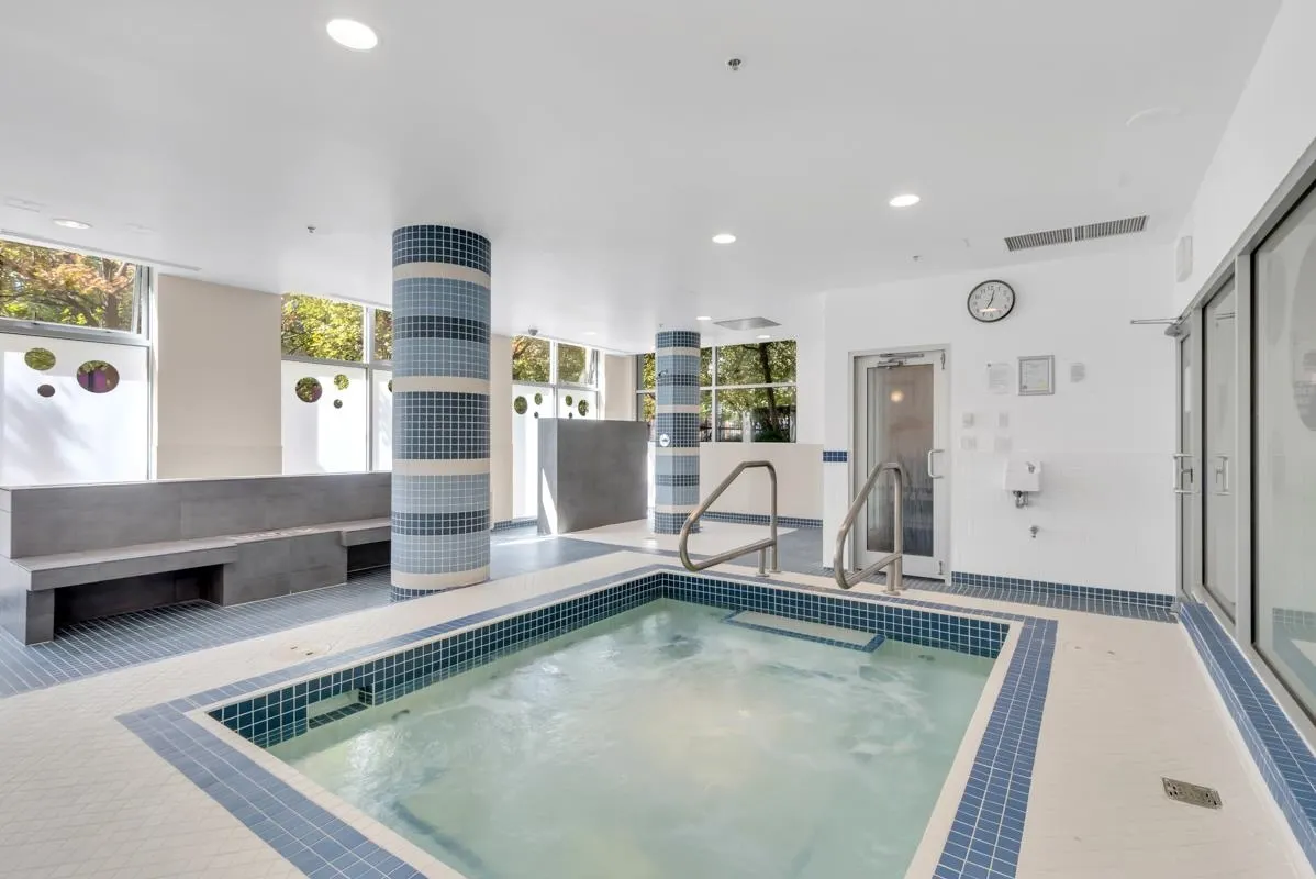 2501 989 Beatty Street