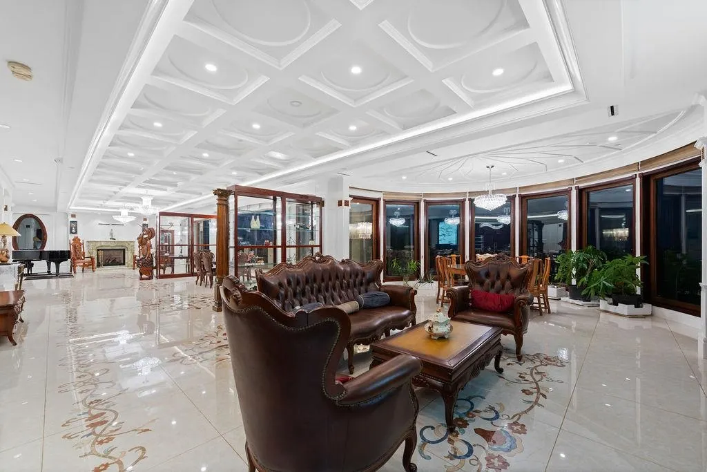 1327 Chartwell Drive