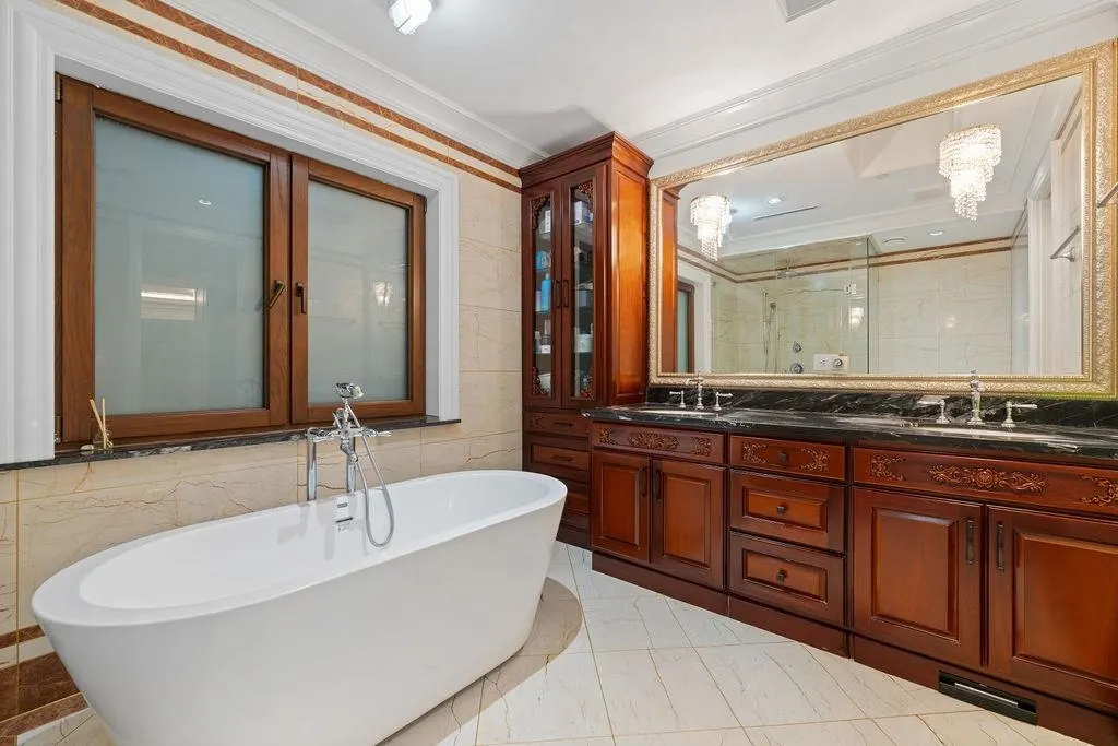 1327 Chartwell Drive