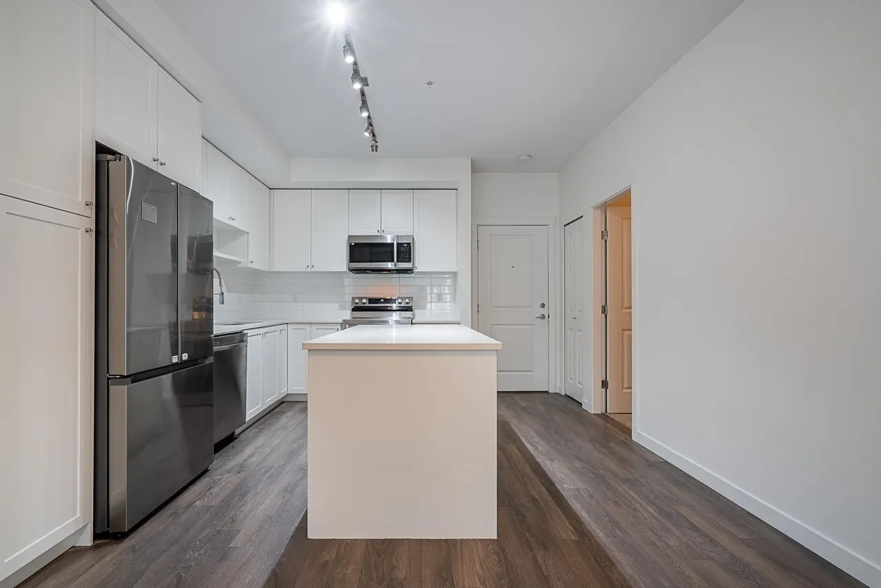 210 15825 85 Avenue
