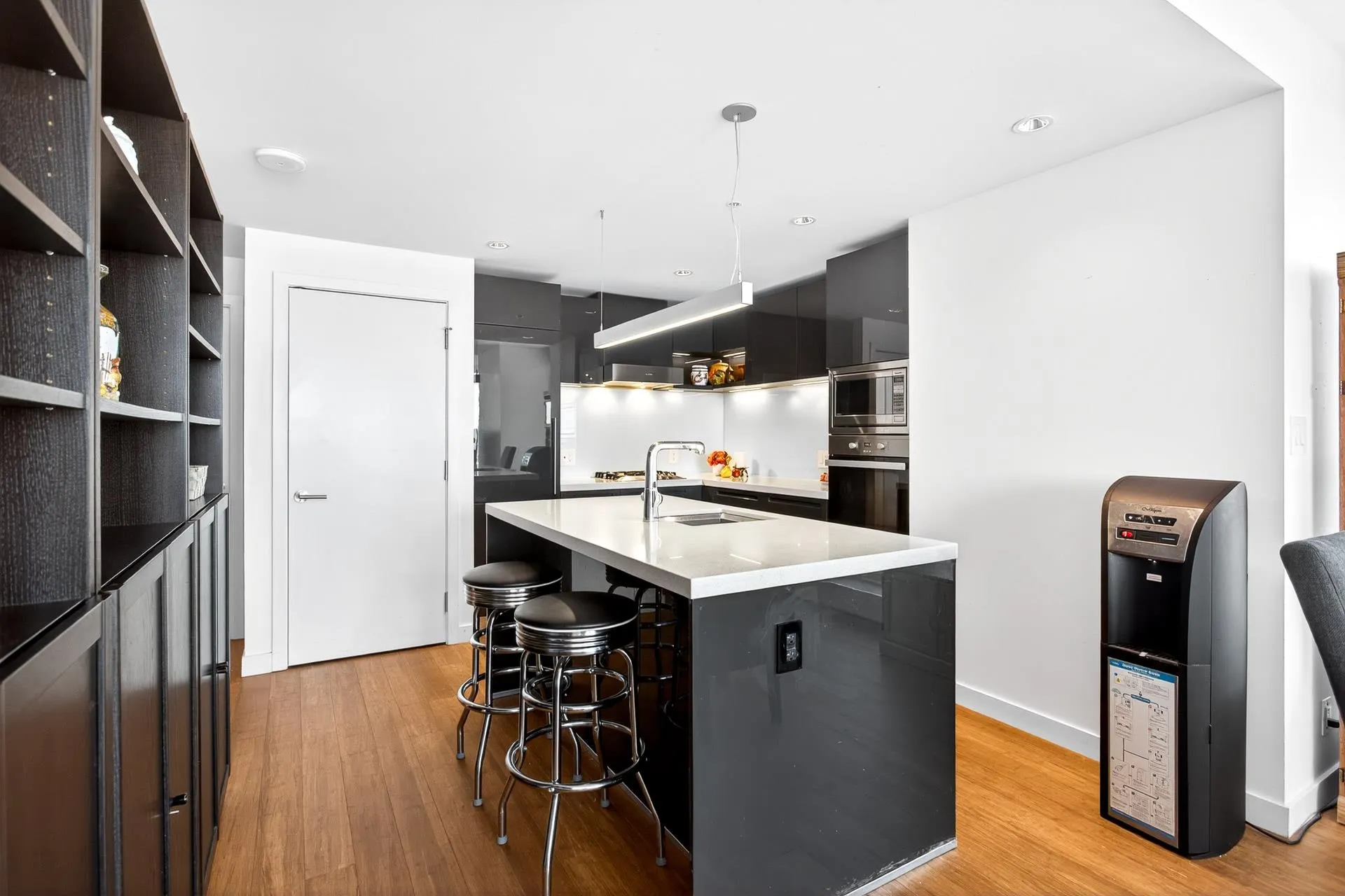 3609 777 Richards Street