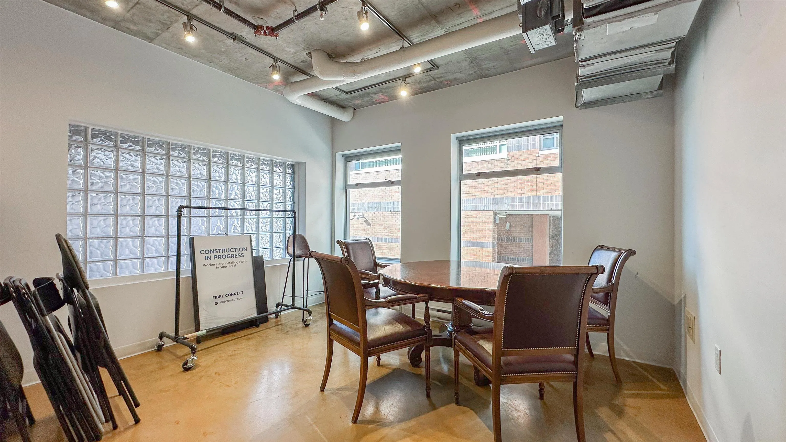 304 495 W 6th Avenue