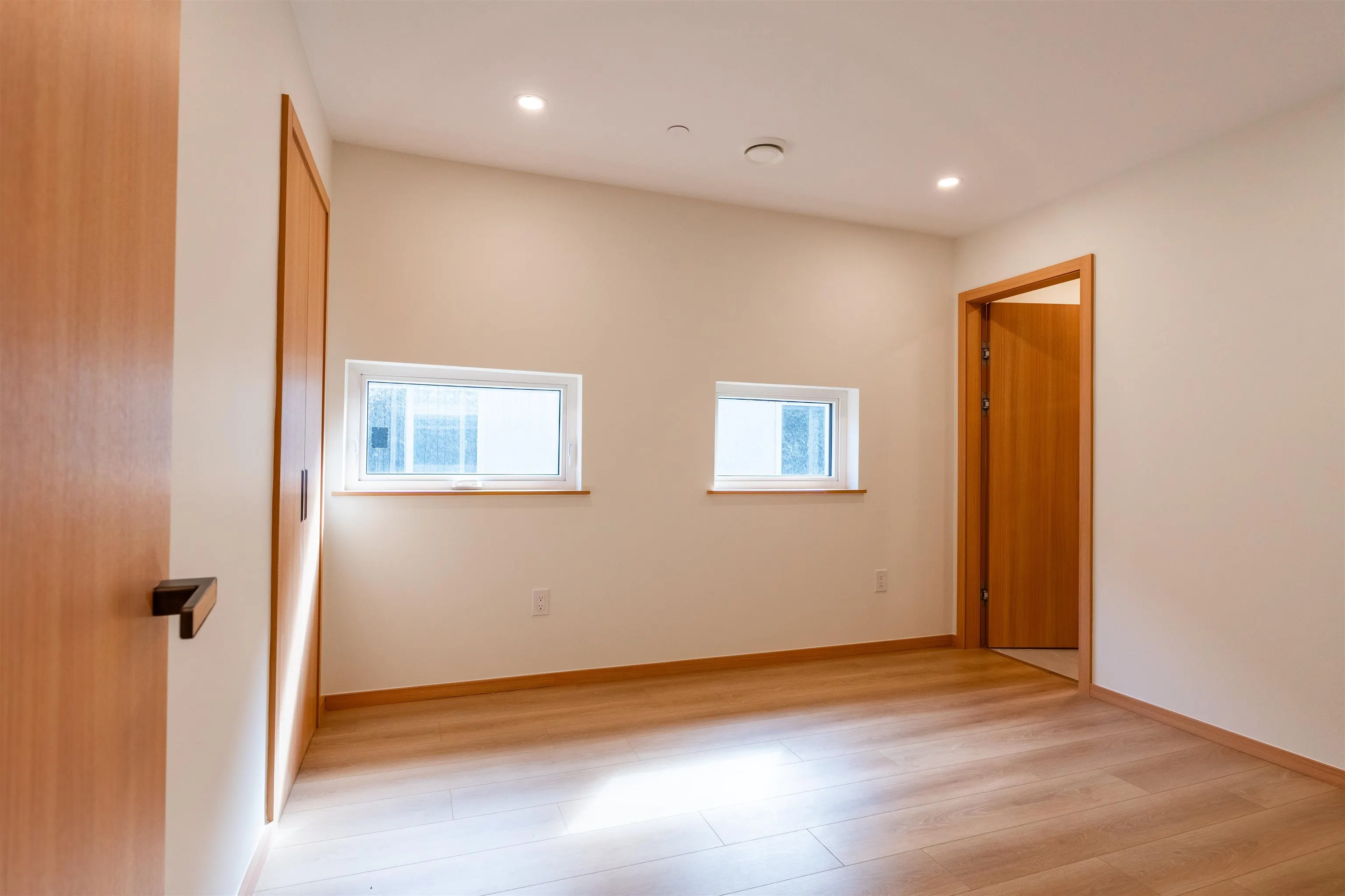 7 N Howard Avenue
