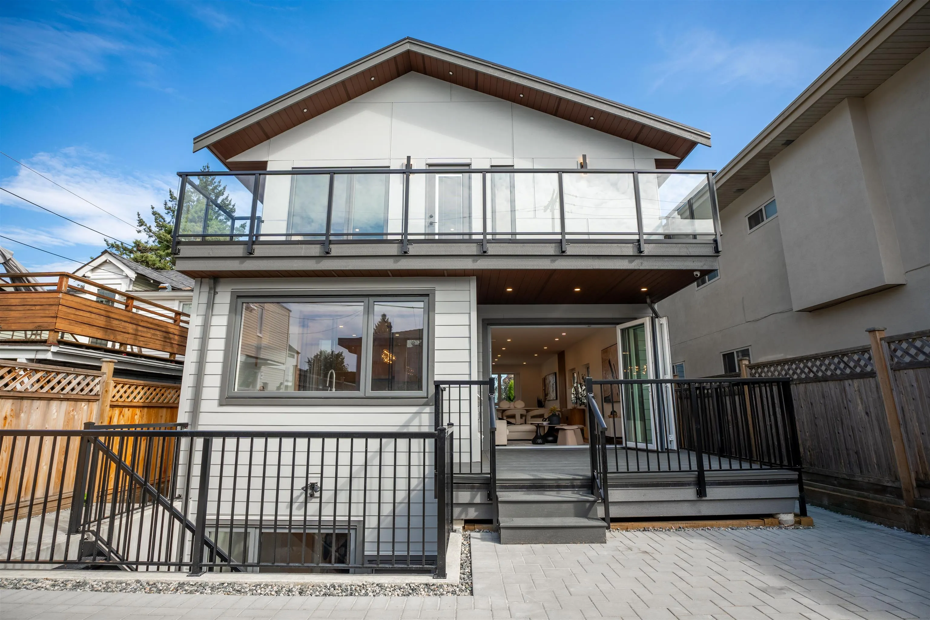 7 N Howard Avenue
