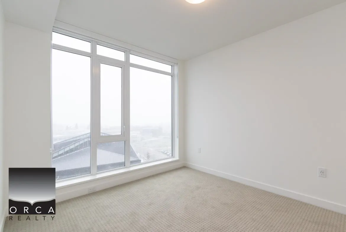 1607 7683 Park Crescent