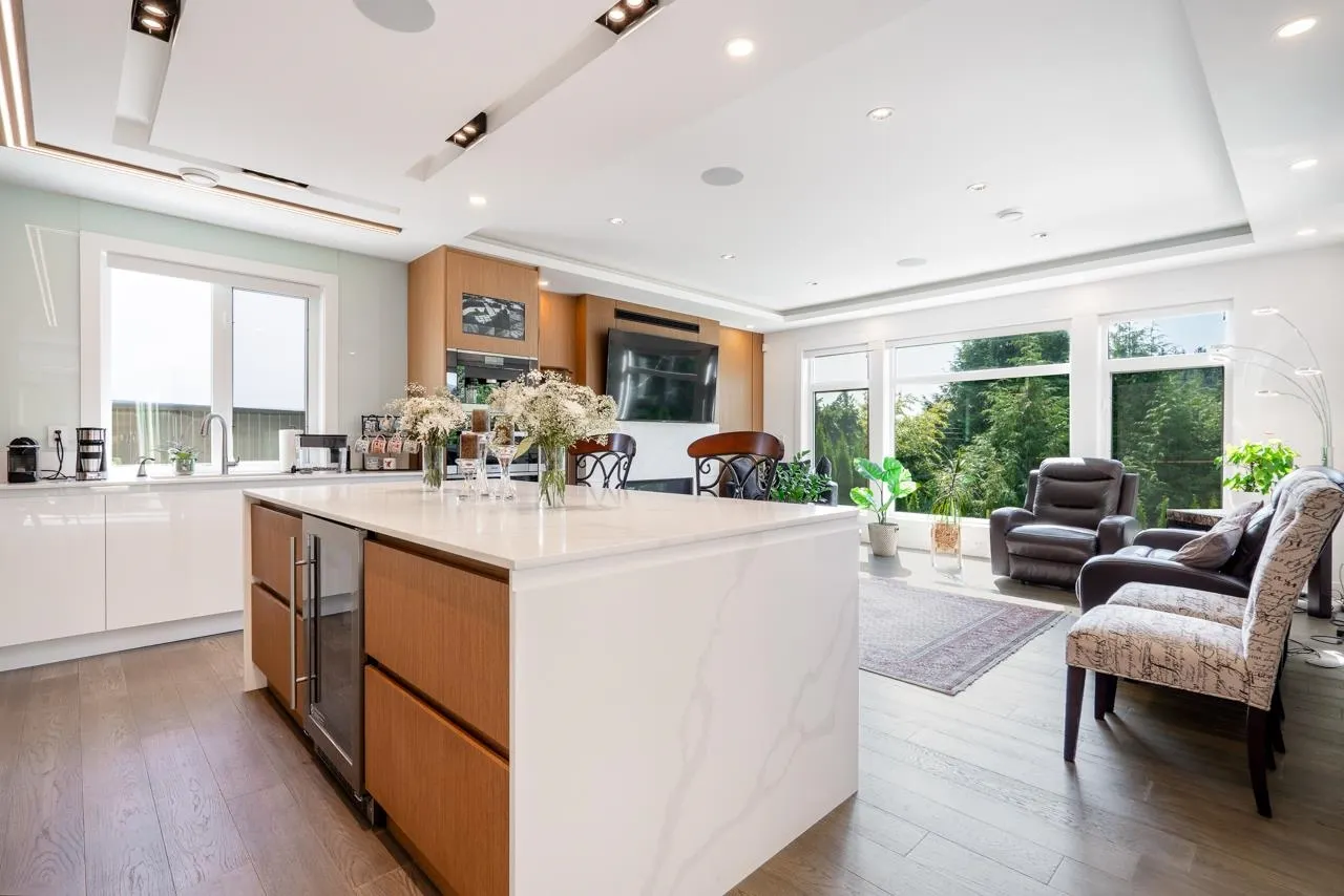 4399 Highland Boulevard