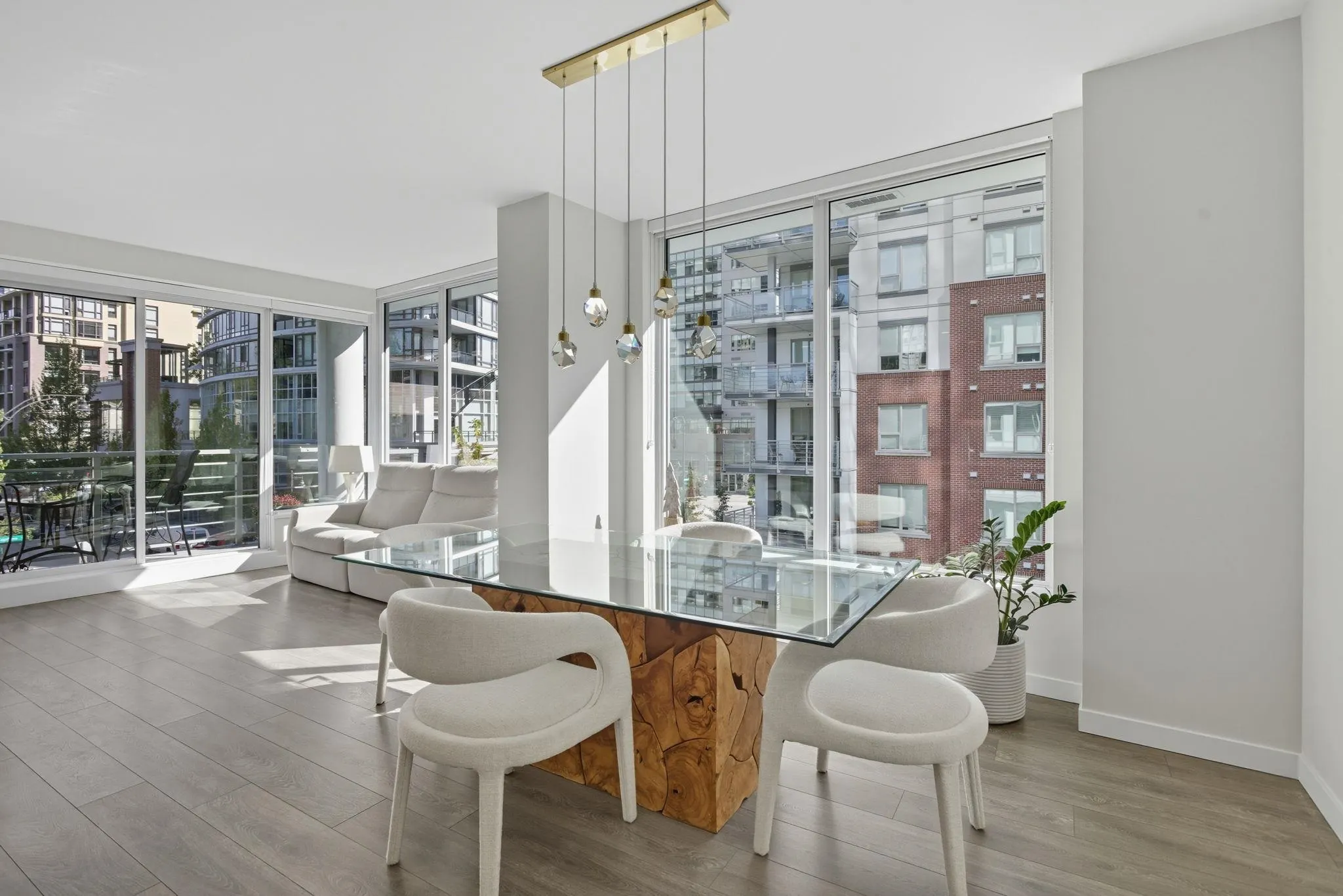 302 305 Morrissey Road