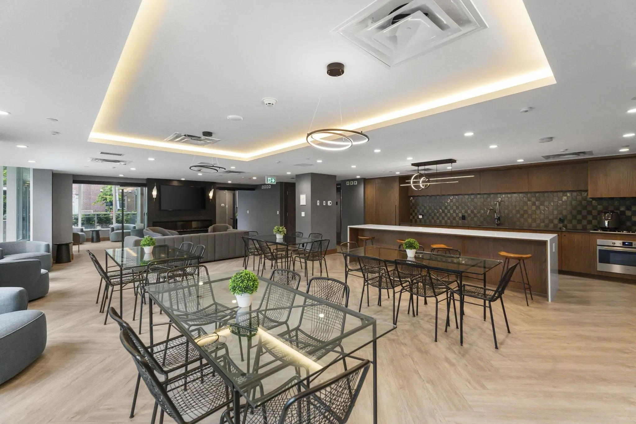 302 305 Morrissey Road