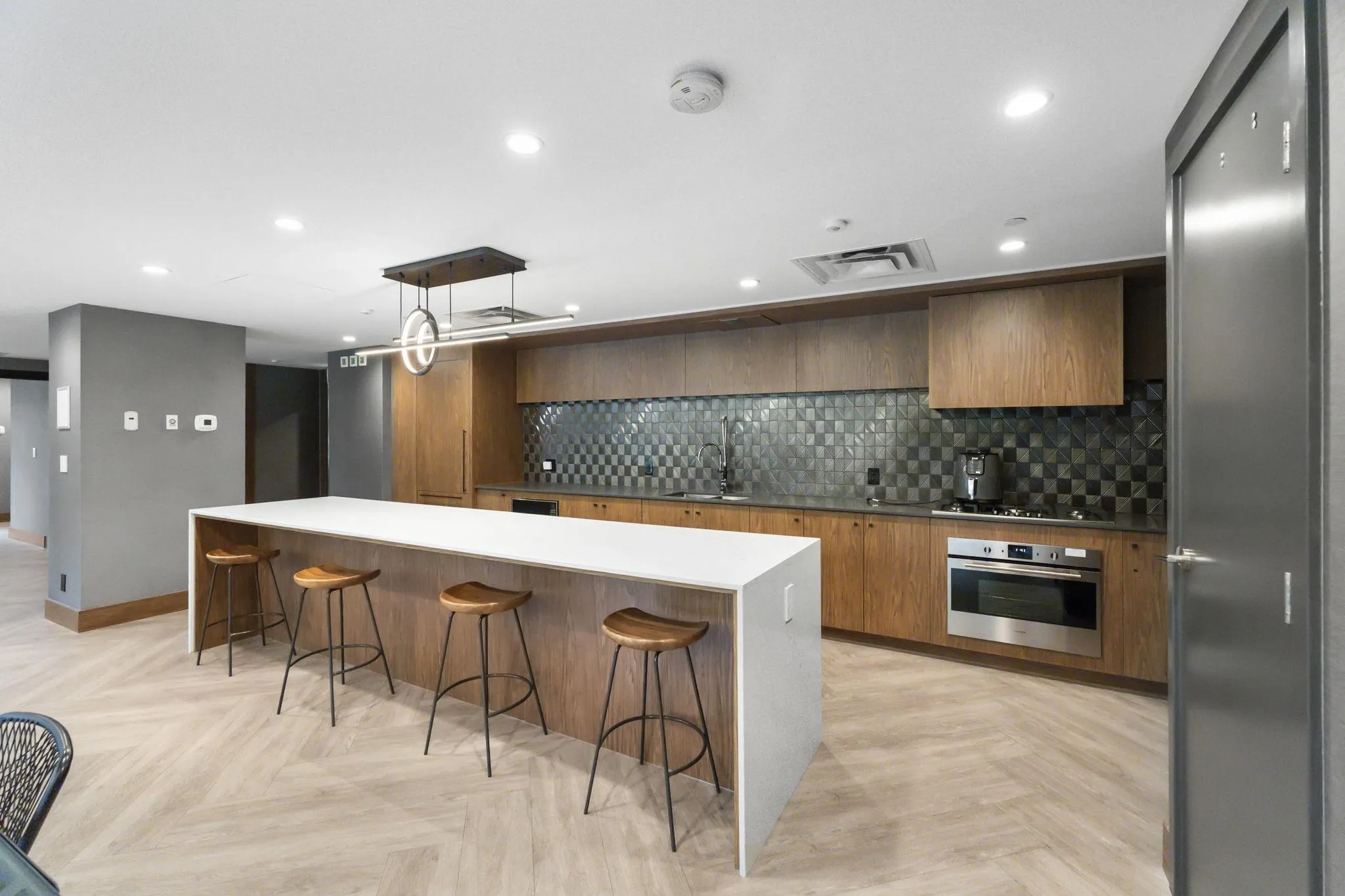 302 305 Morrissey Road