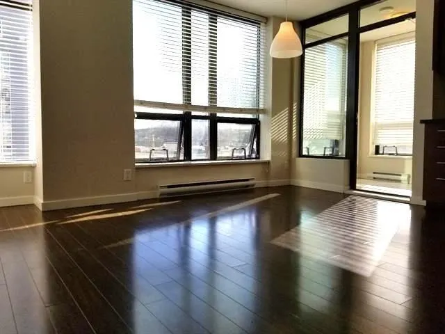 701 1068 W Broadway Way