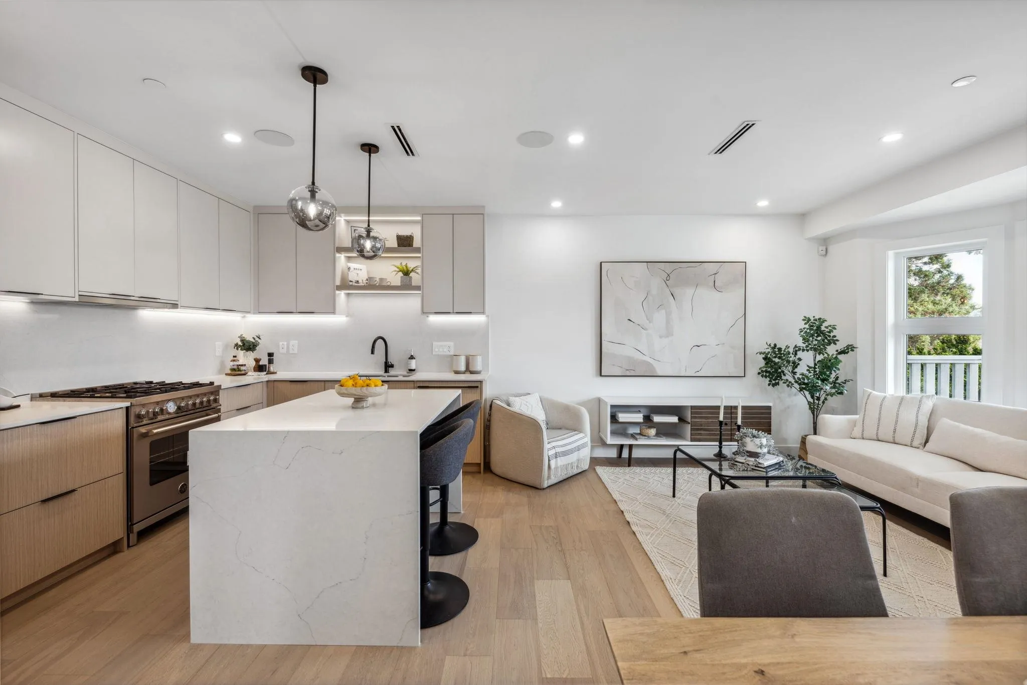 3381 Victoria Drive
