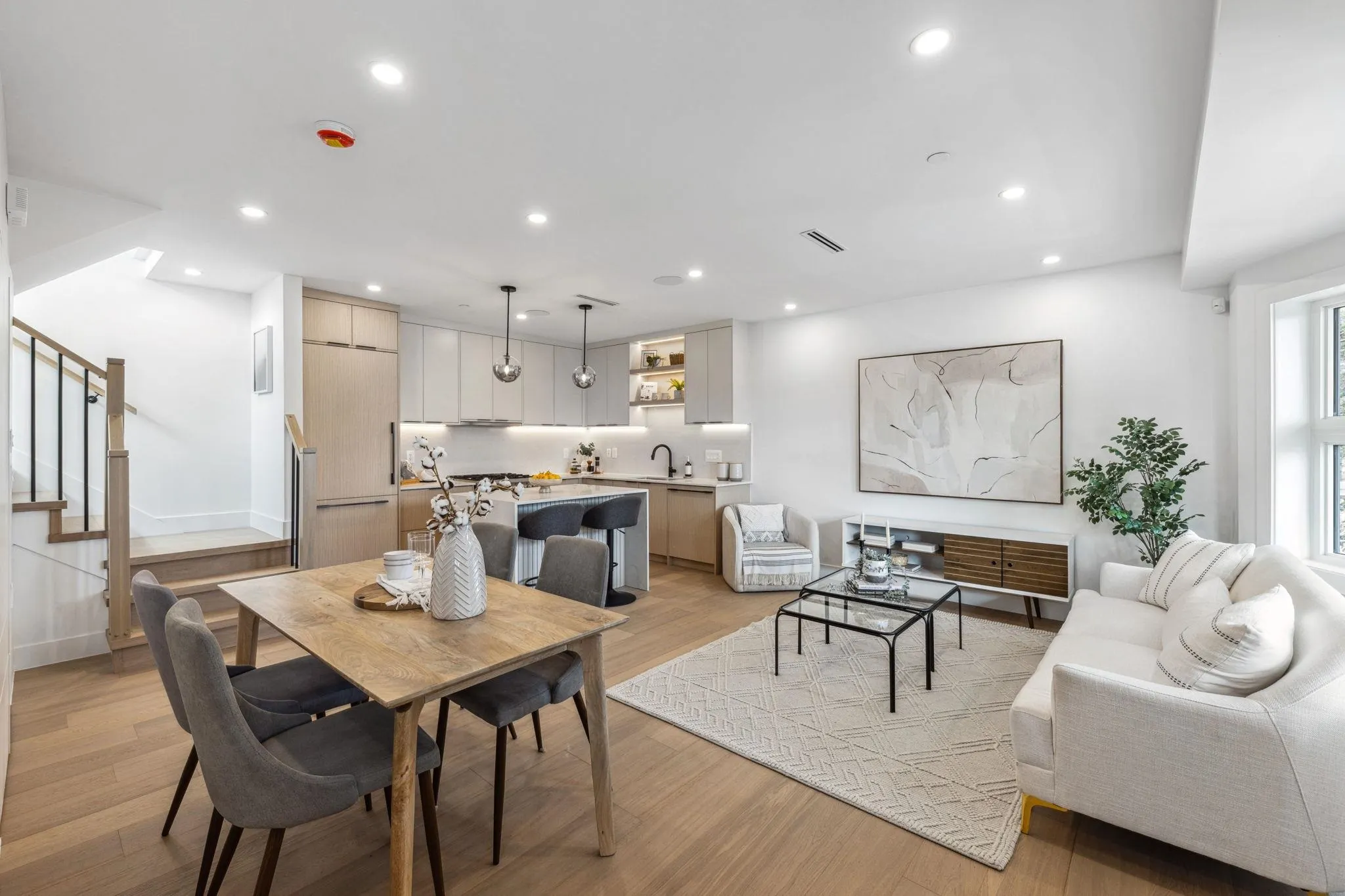 3381 Victoria Drive