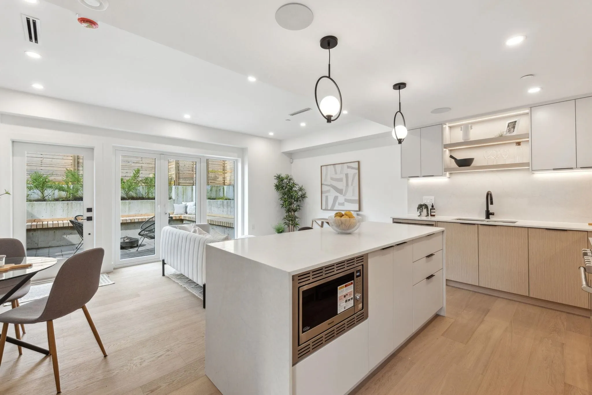3383 Victoria Drive