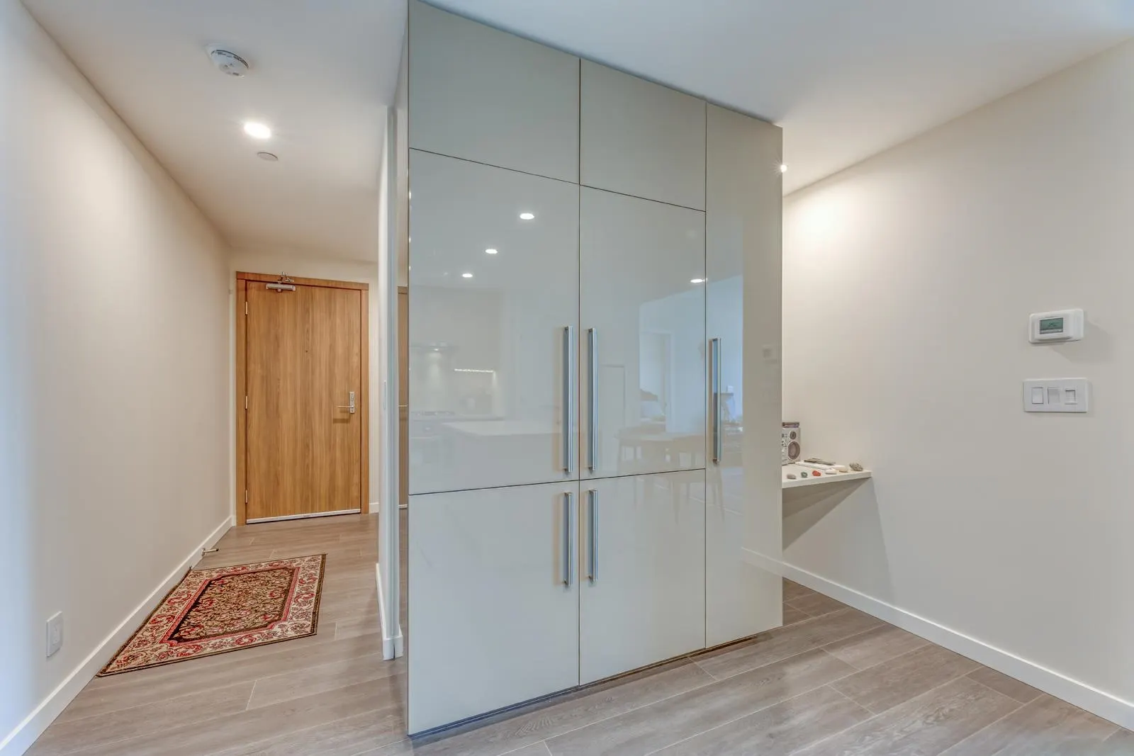 2806 4168 Lougheed Highway