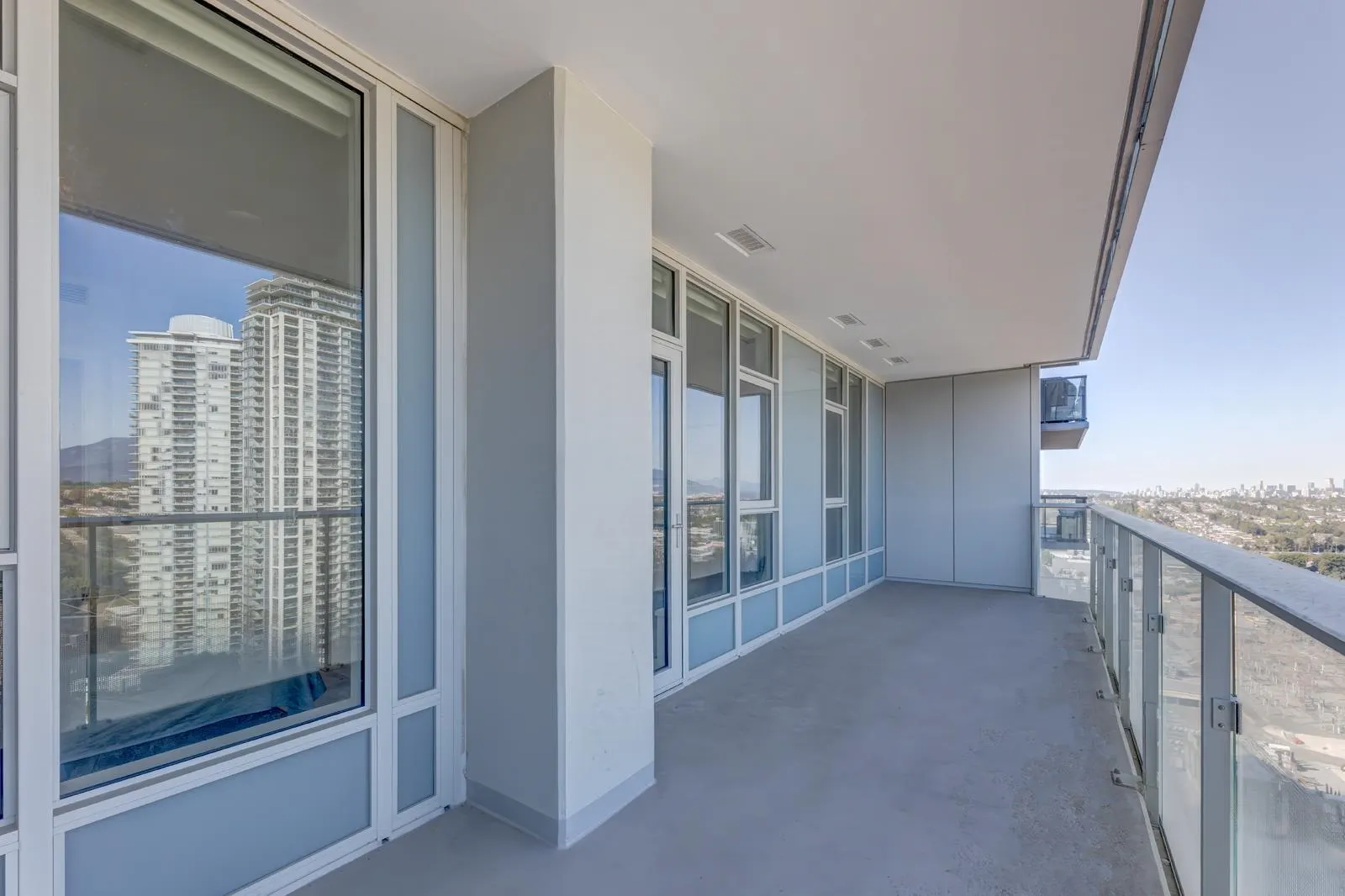 2806 4168 Lougheed Highway