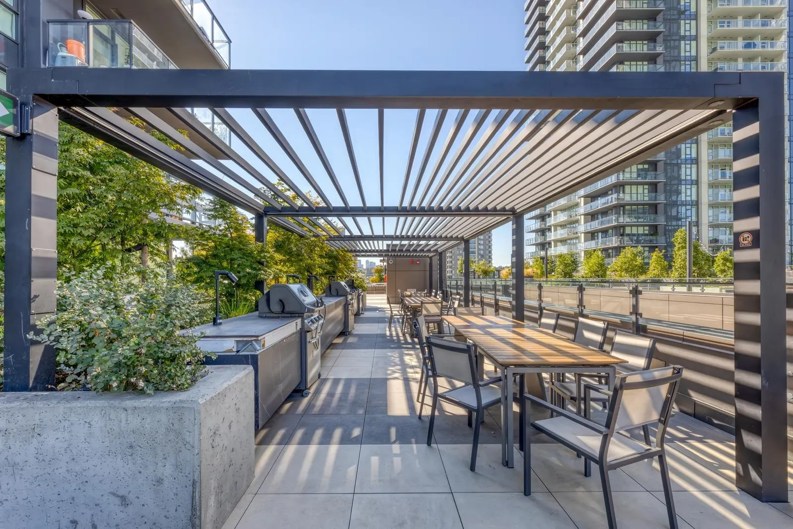 2806 4168 Lougheed Highway