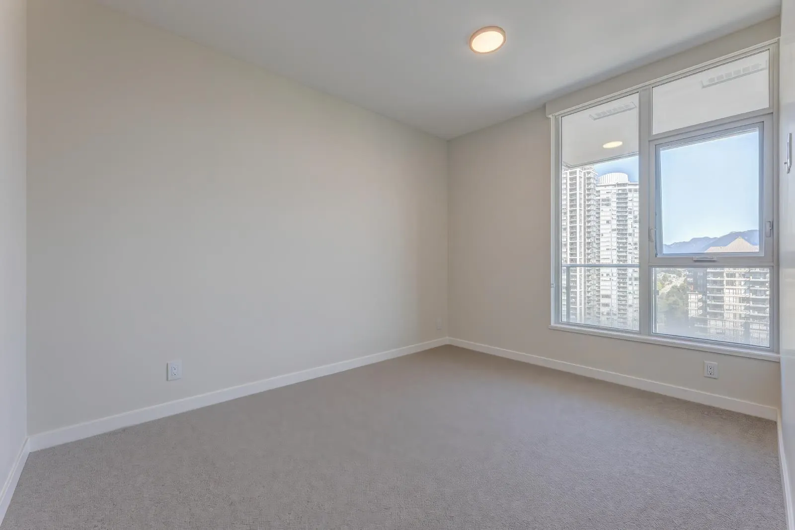 2806 4168 Lougheed Highway
