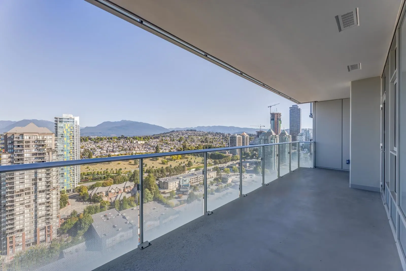 2806 4168 Lougheed Highway