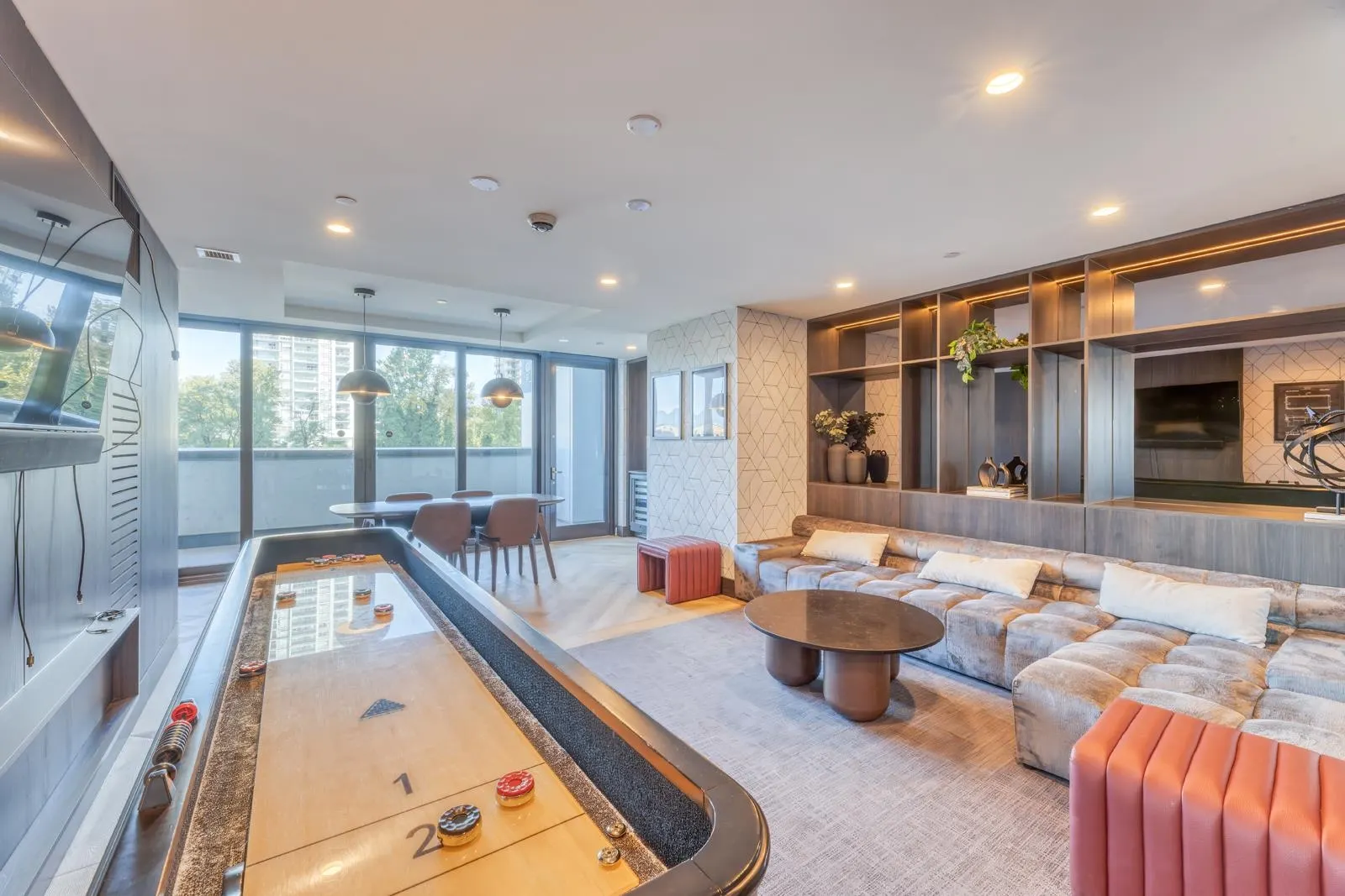 2806 4168 Lougheed Highway