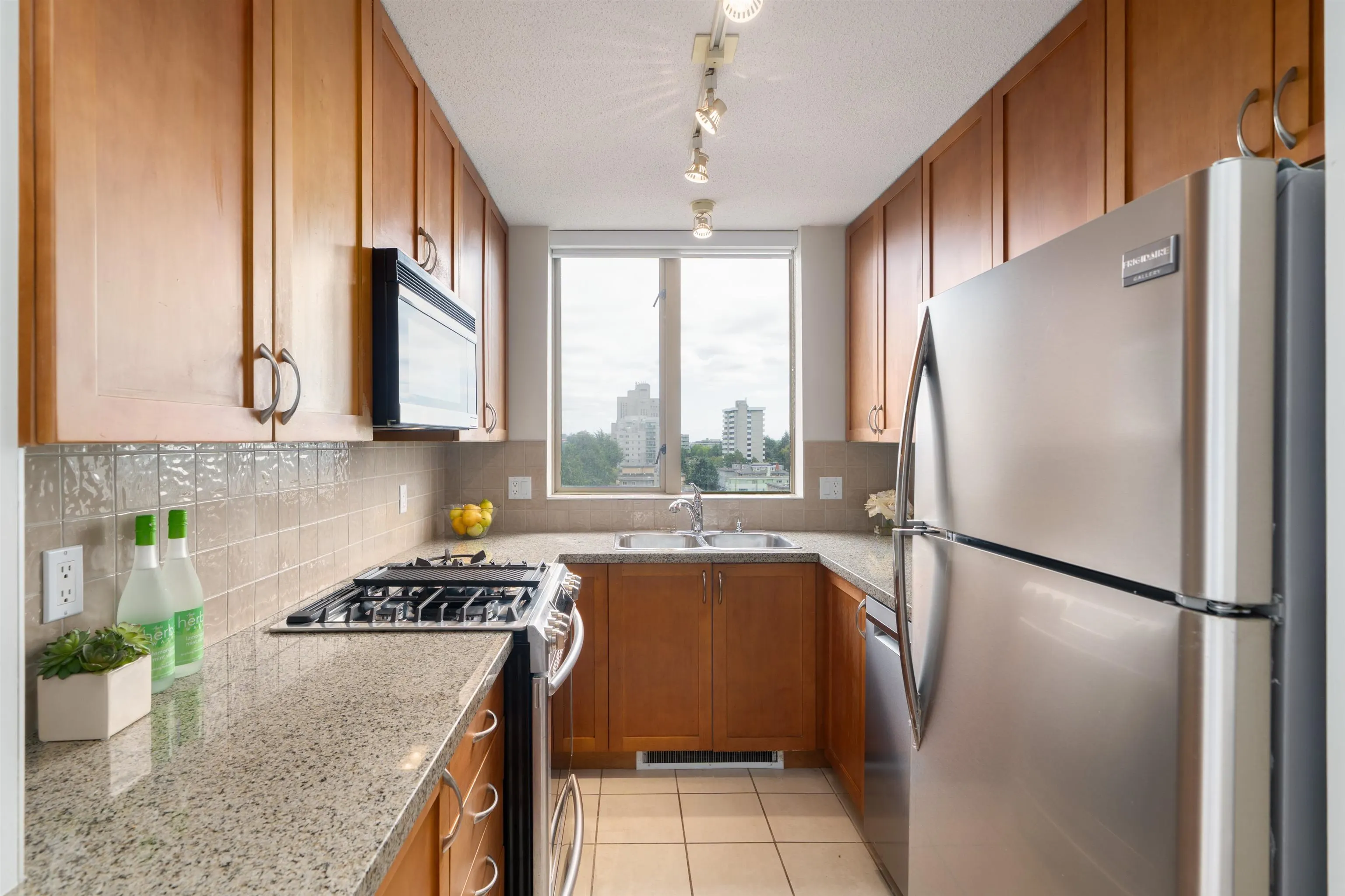 905 1316 W 11th Avenue