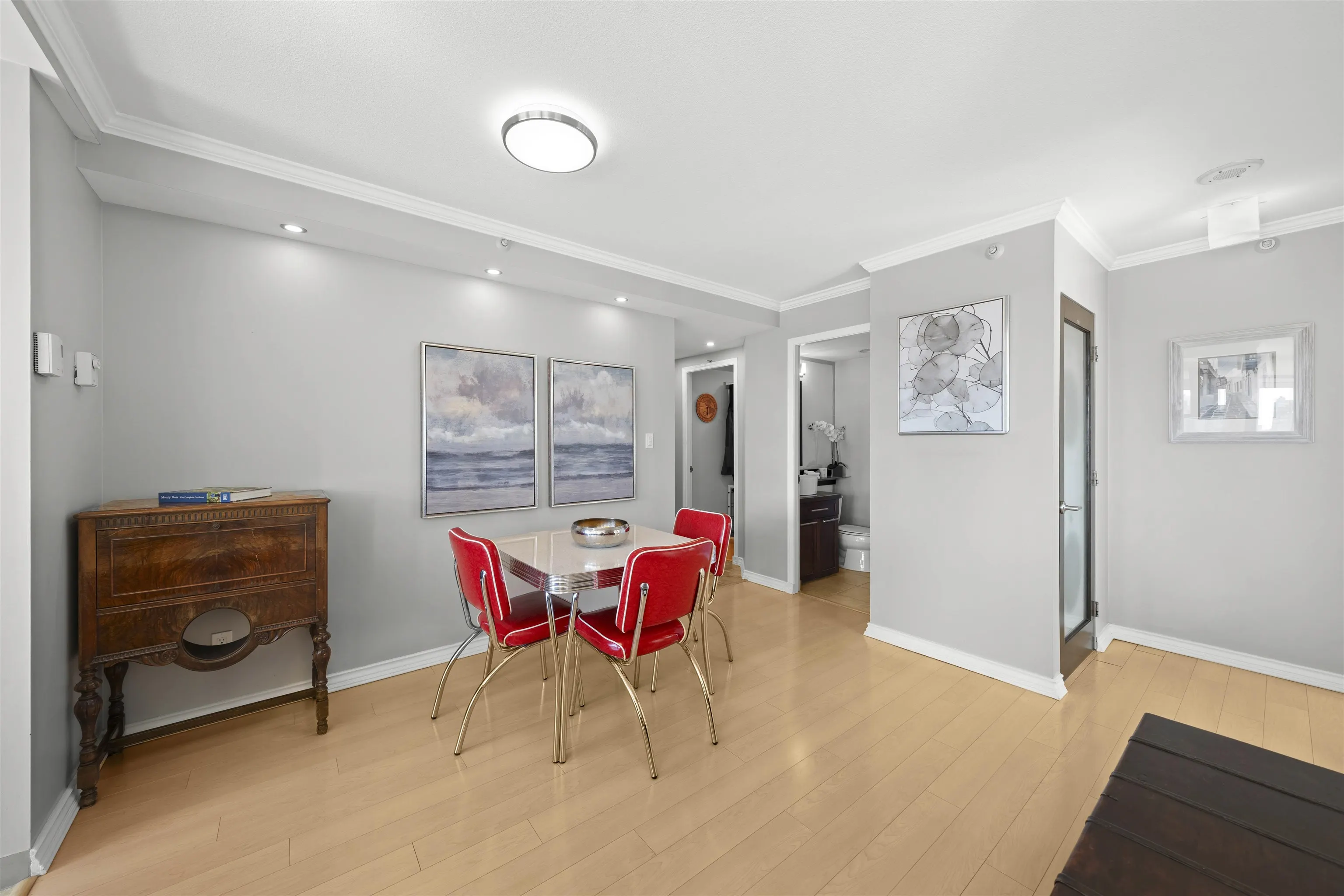 1201 888 Hamilton Street