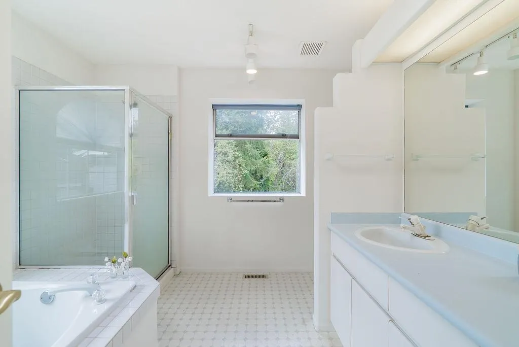 7 Cadarwood Court