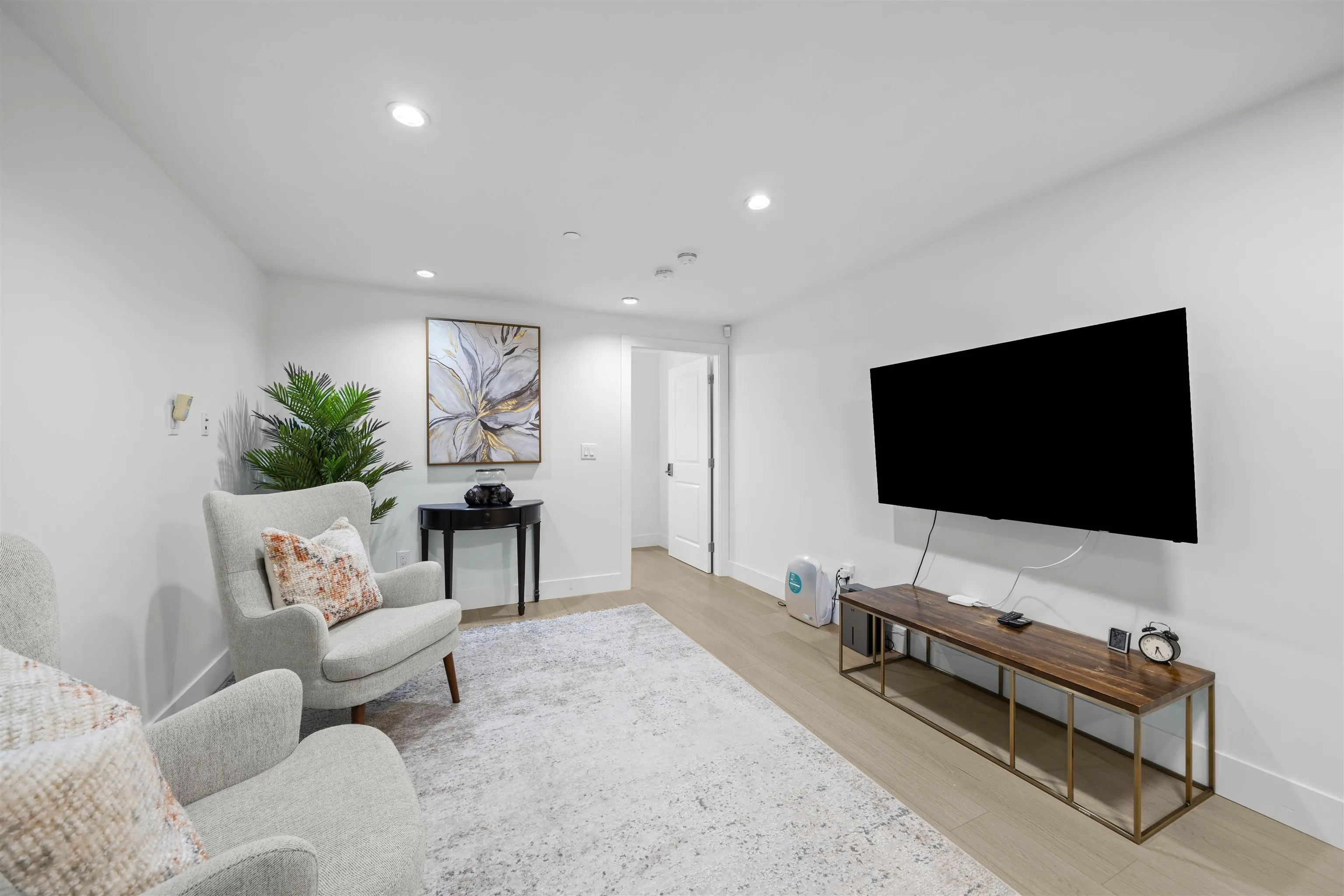 870 W 59th Avenue