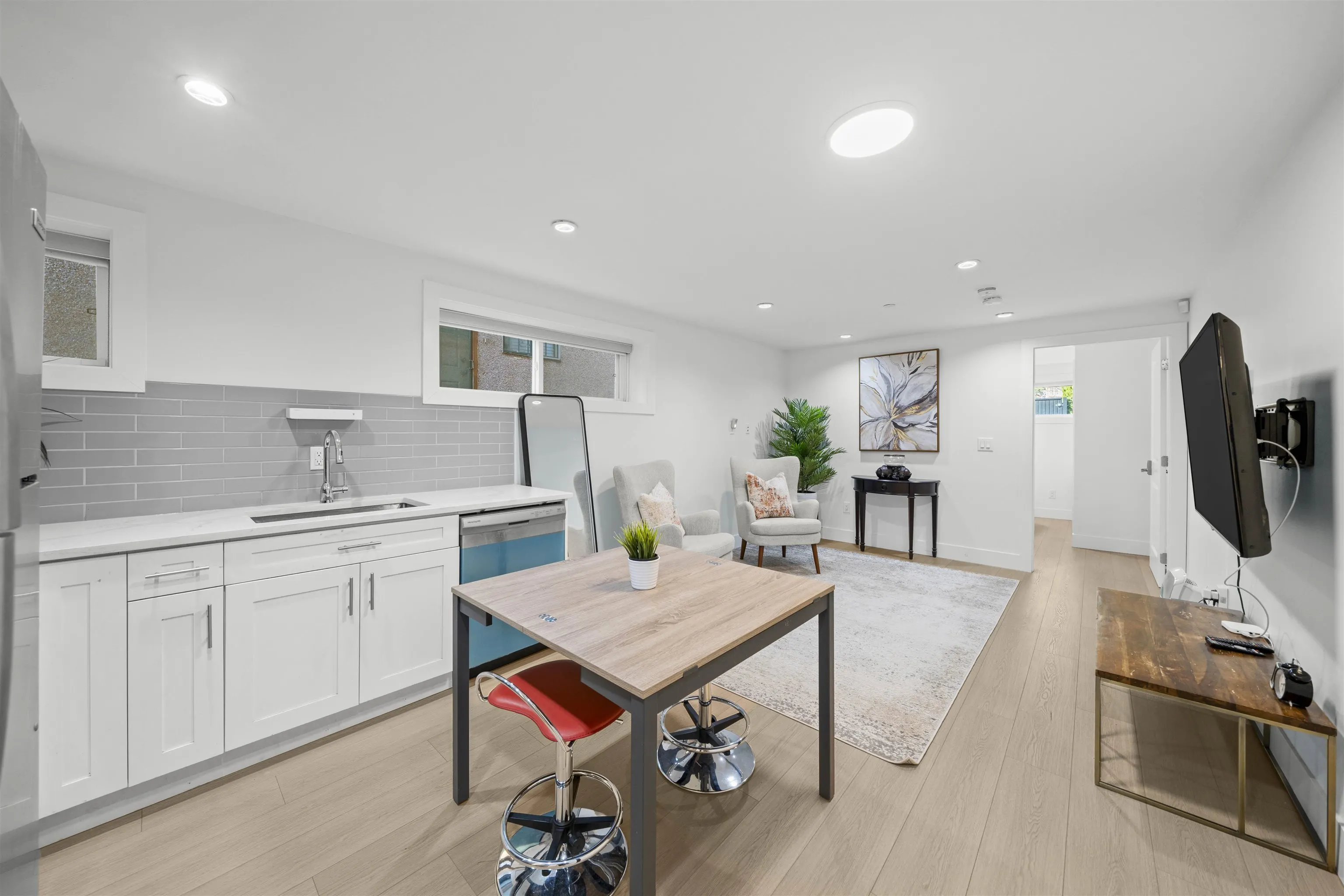 870 W 59th Avenue