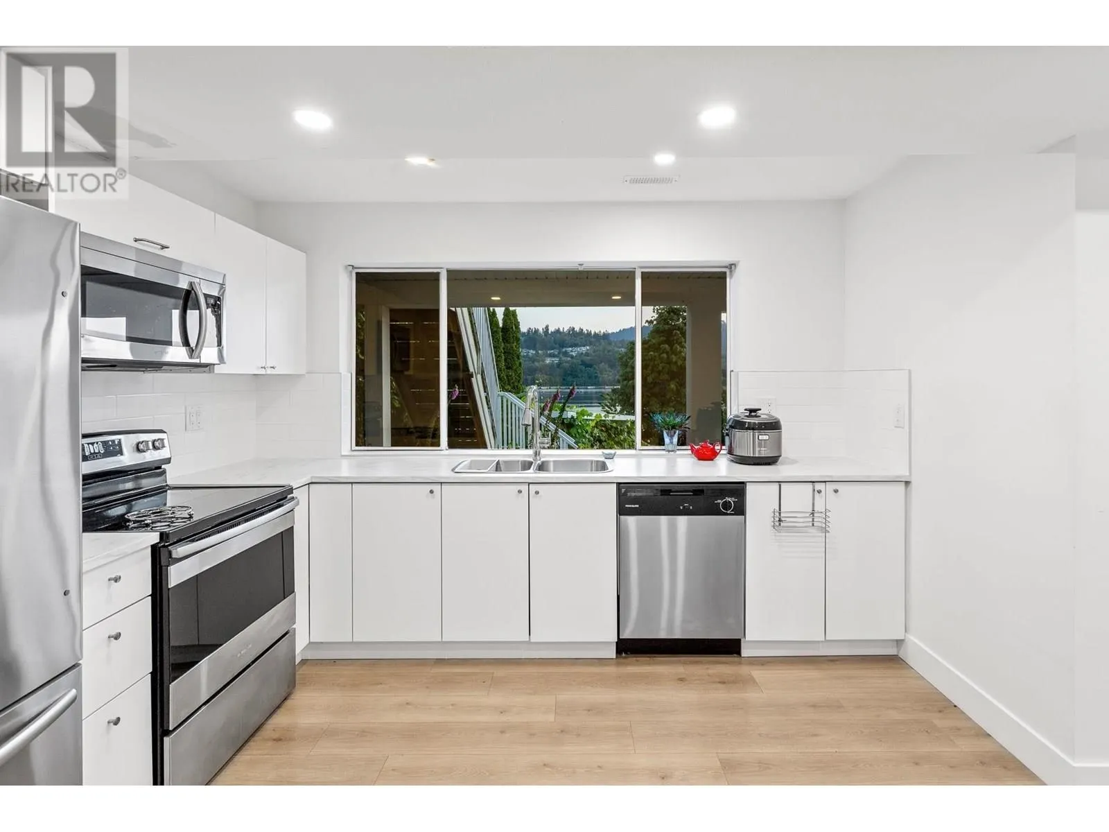 1122 Ioco Road