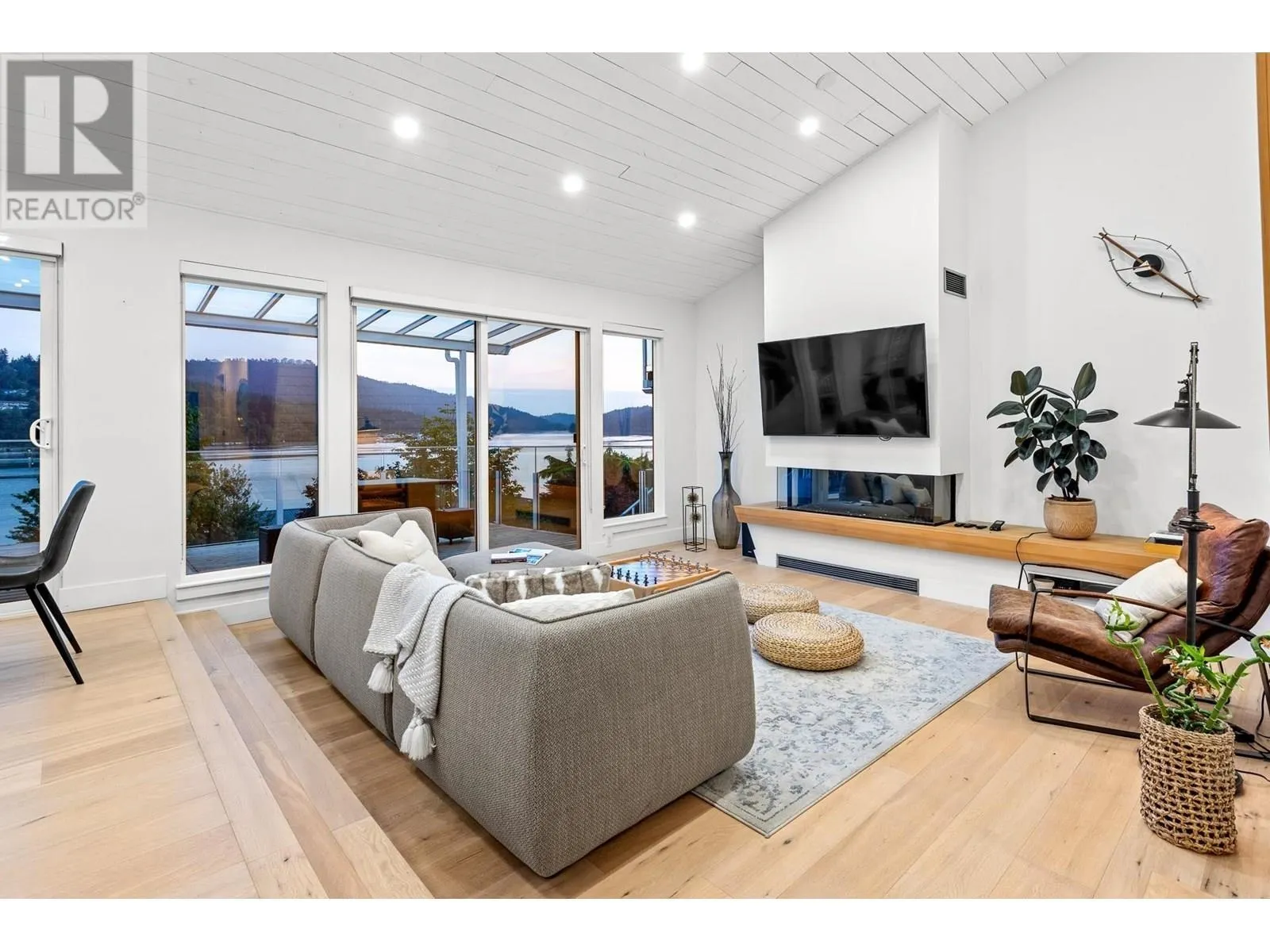 1122 Ioco Road