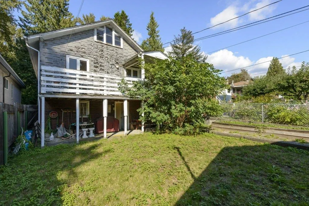 535 W 15th Street