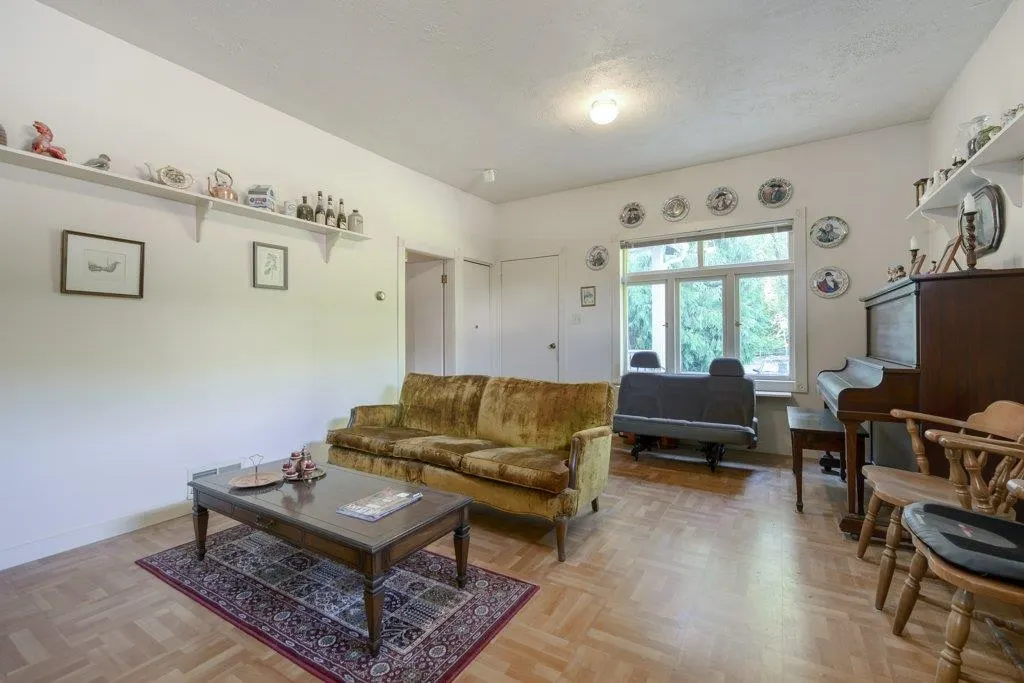 535 W 15th Street