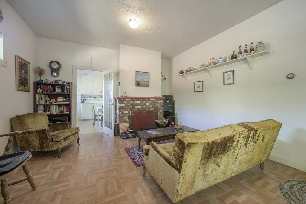 535 W 15th Street